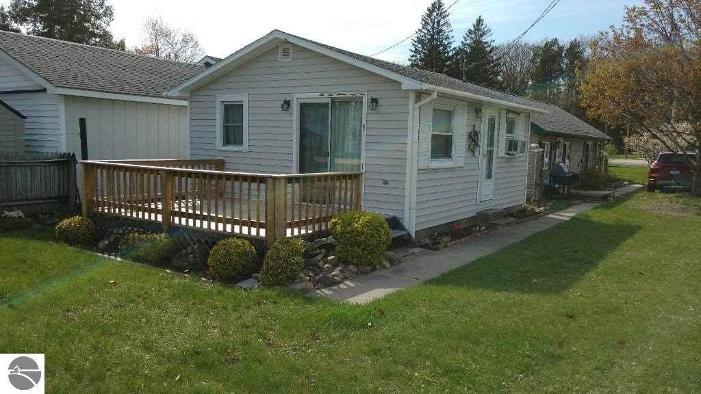 152 Huron - Photo 1