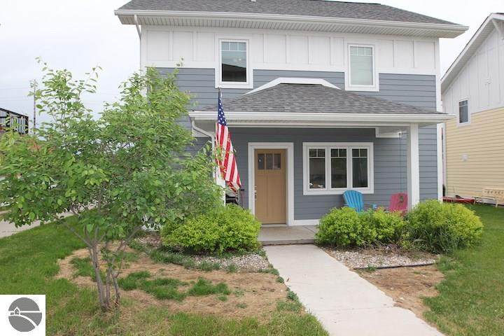 611 Railroad Place - Photo 1