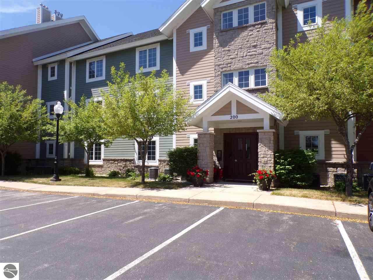 1246 Sunnyside Drive - Photo 1