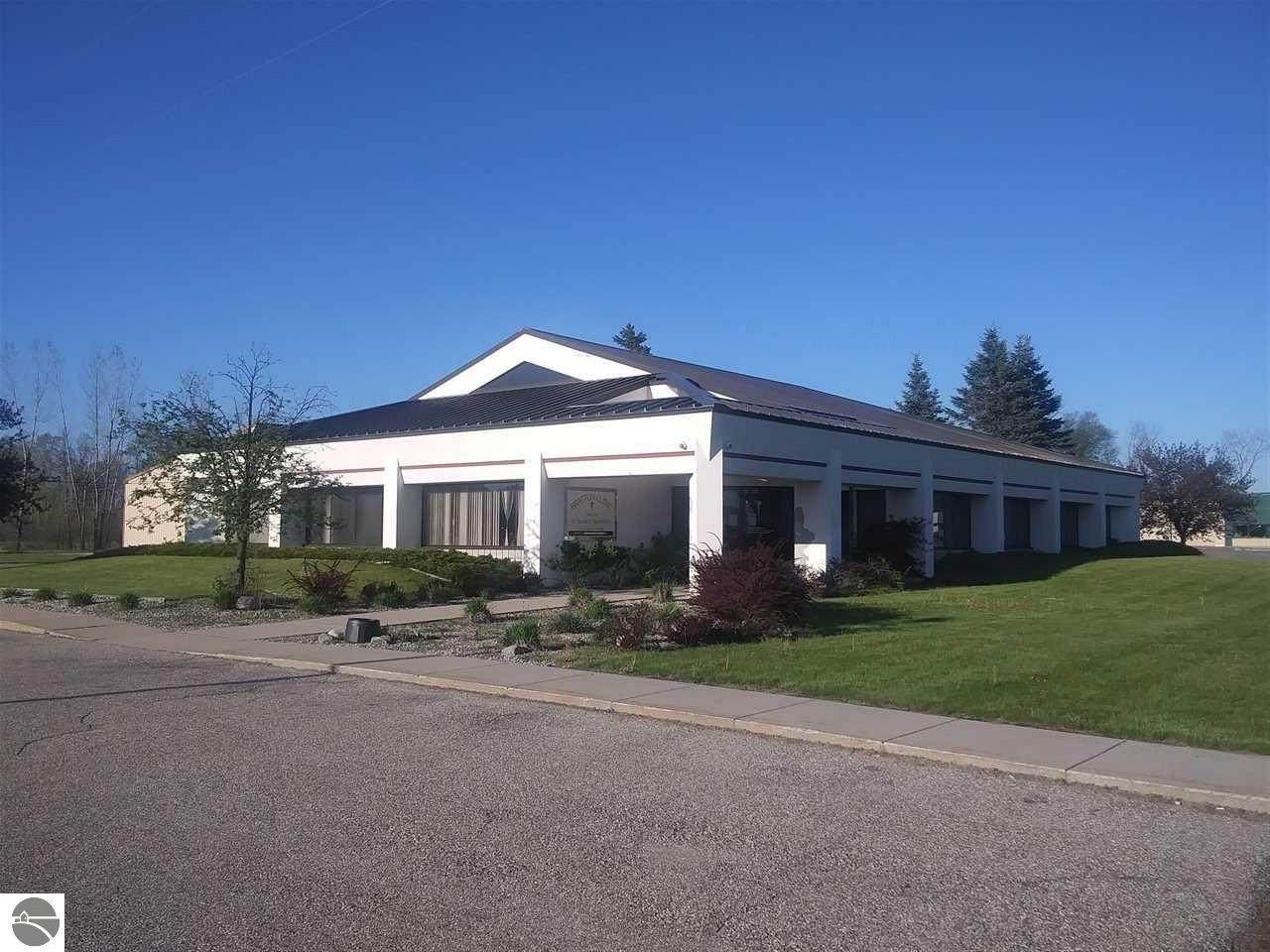 1277 Cedar Avenue - Photo 1