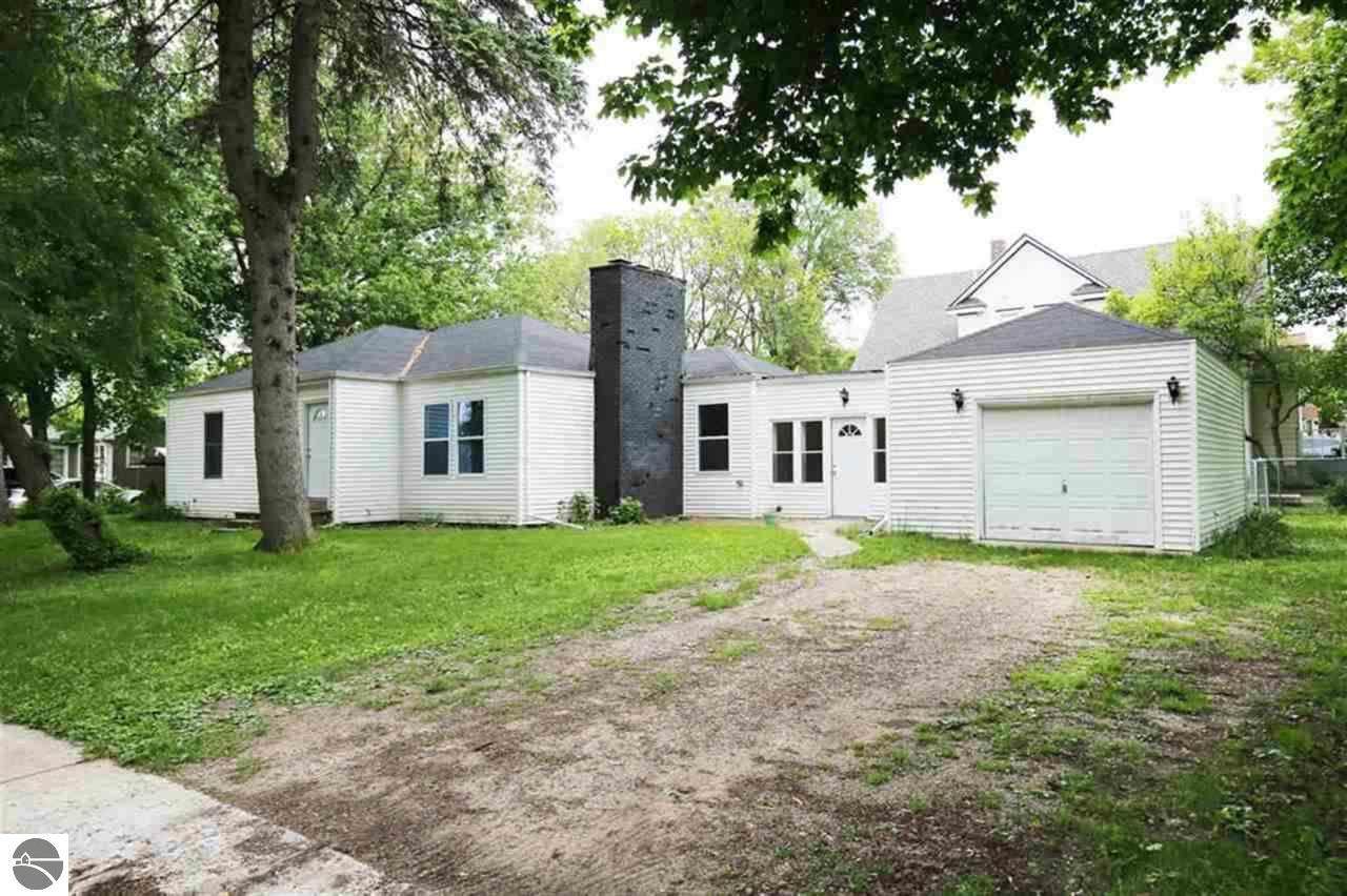 302 Hall Street - Photo 1