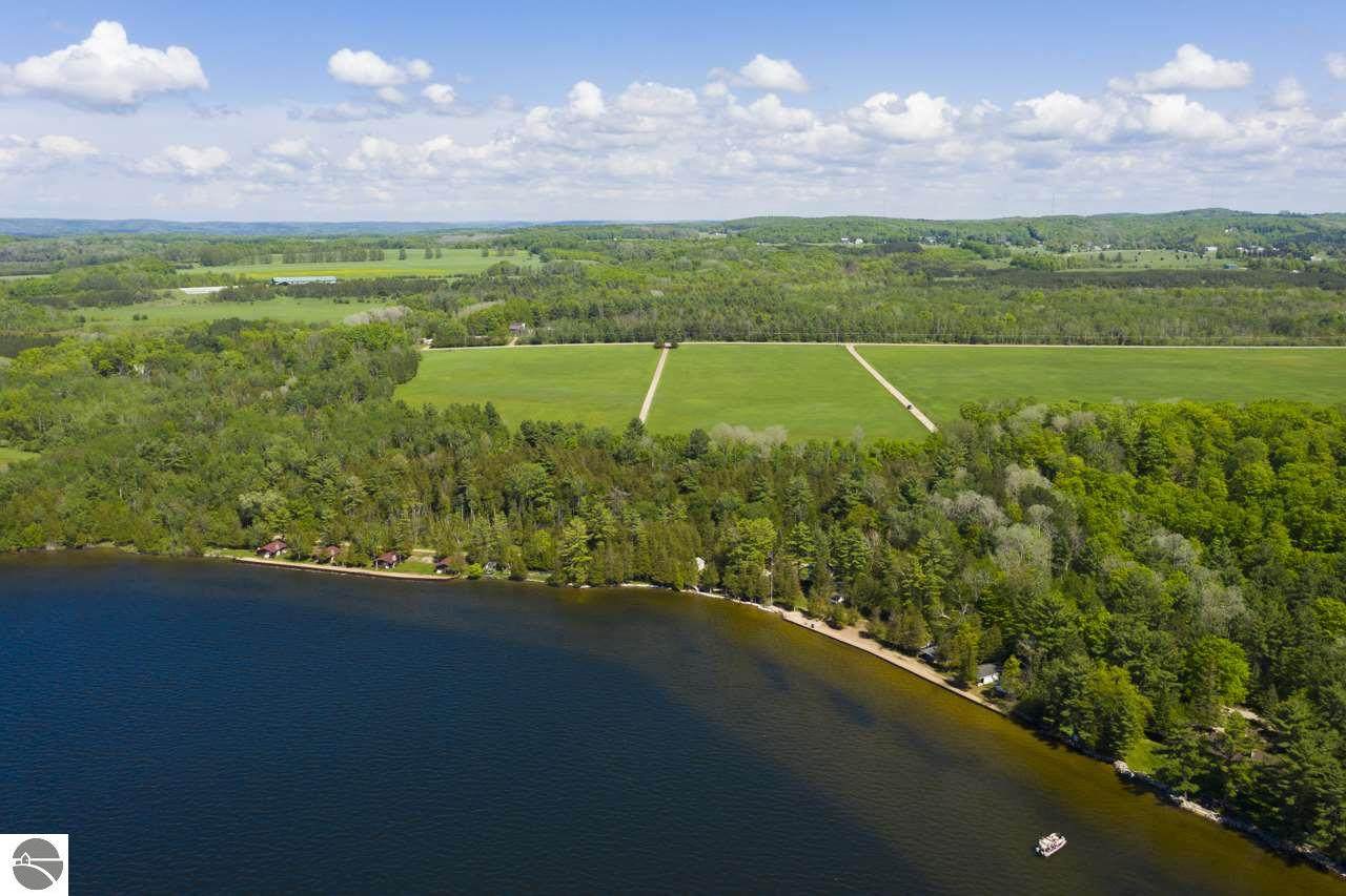 395 Peninsula Road - Photo 1