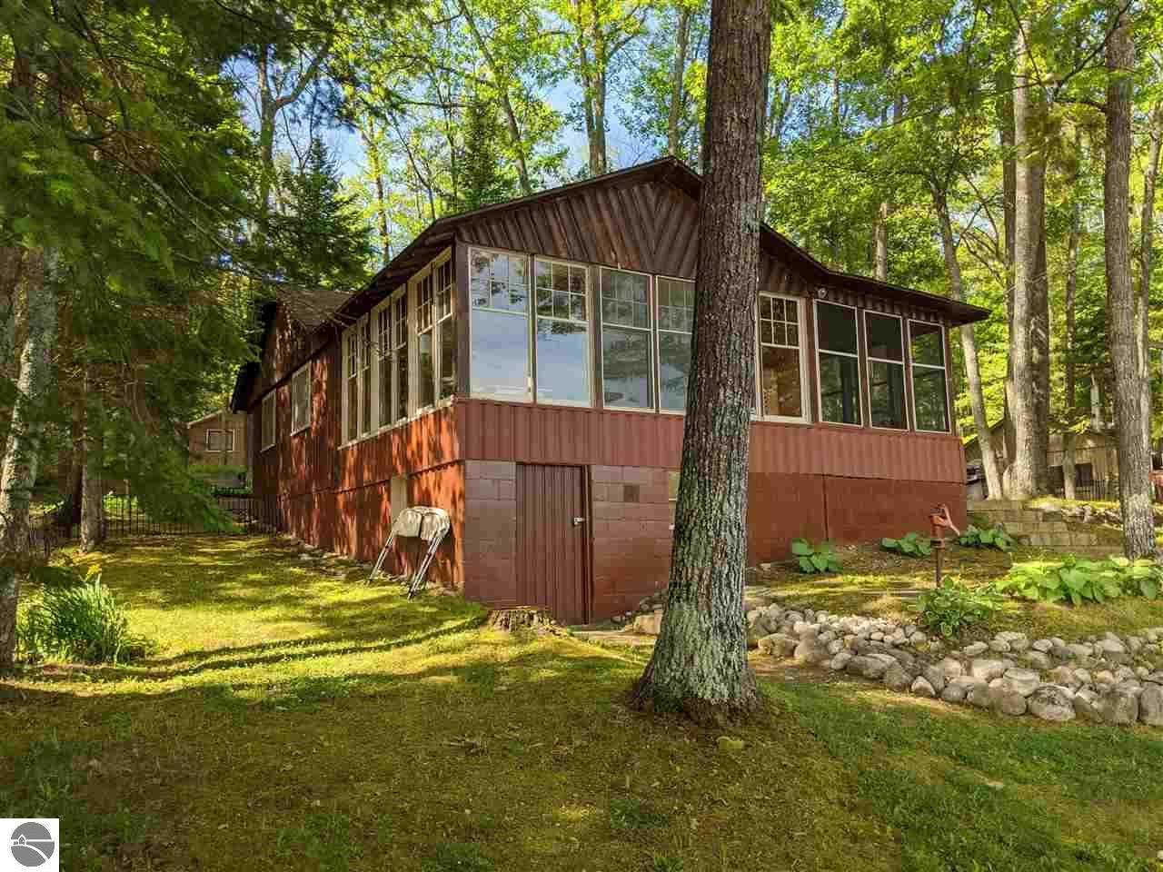 464 Ogemaw Road - Photo 1