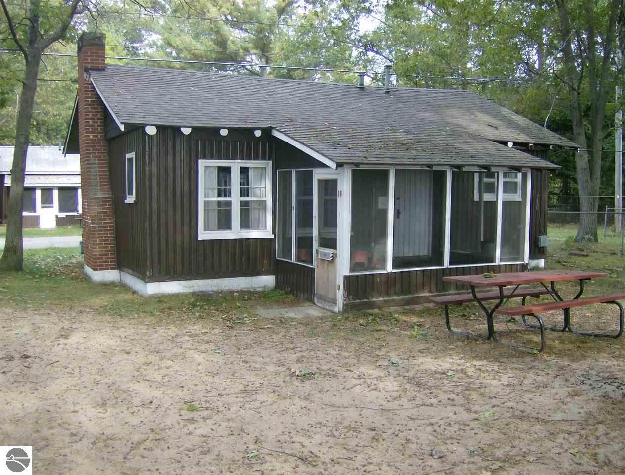 990 Huron Street - Photo 1