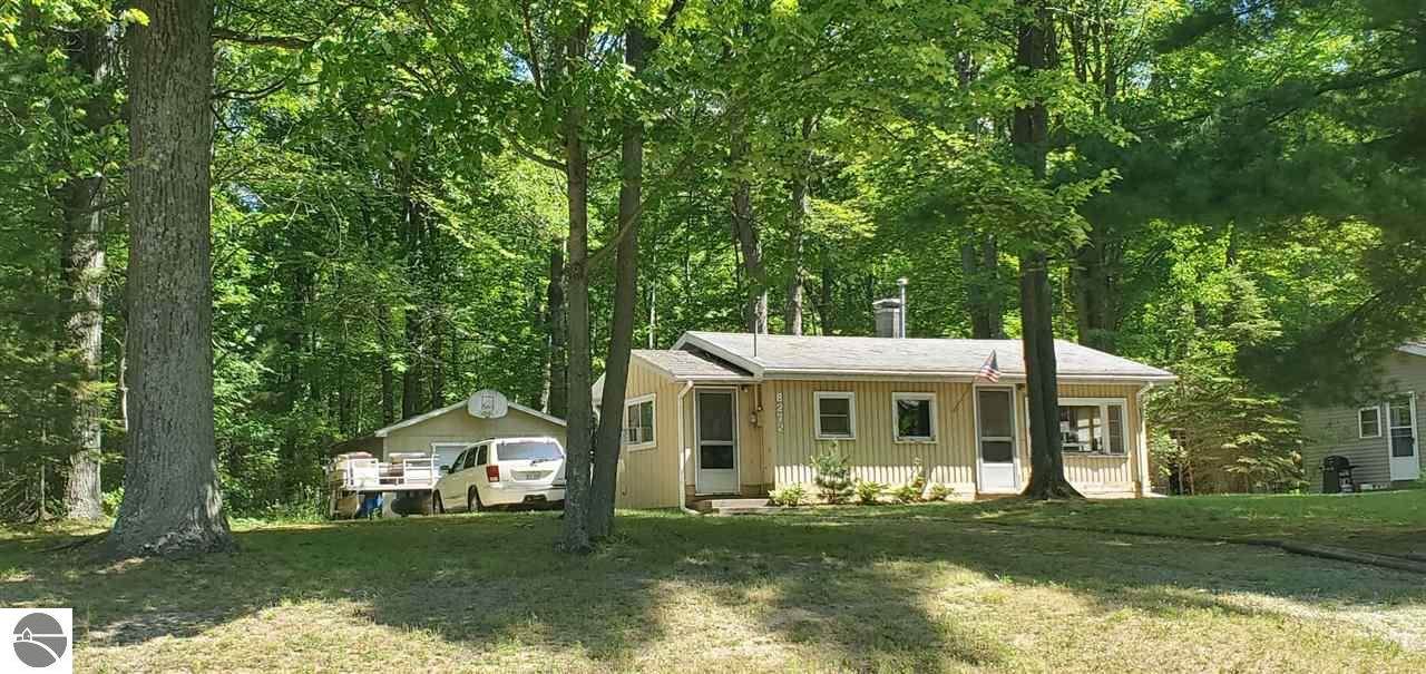8272 Lakeview - Photo 1