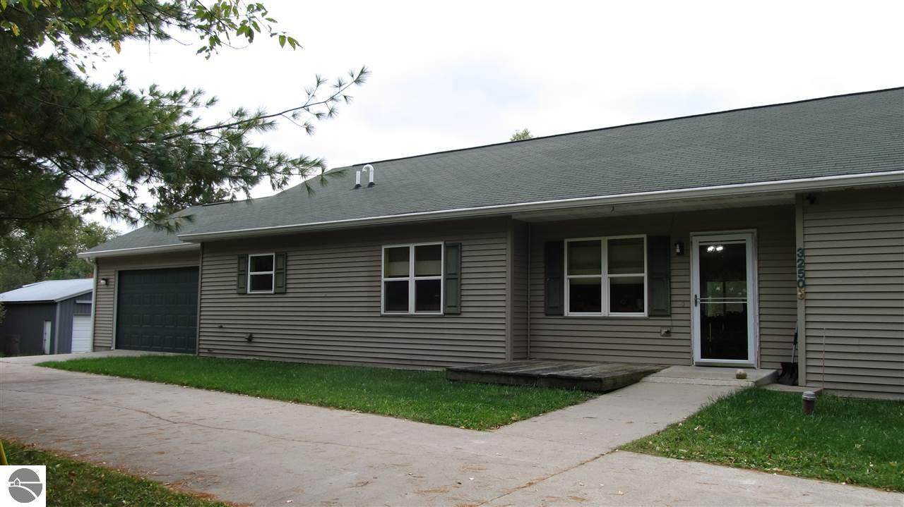 3250 Beaton Road - Photo 1