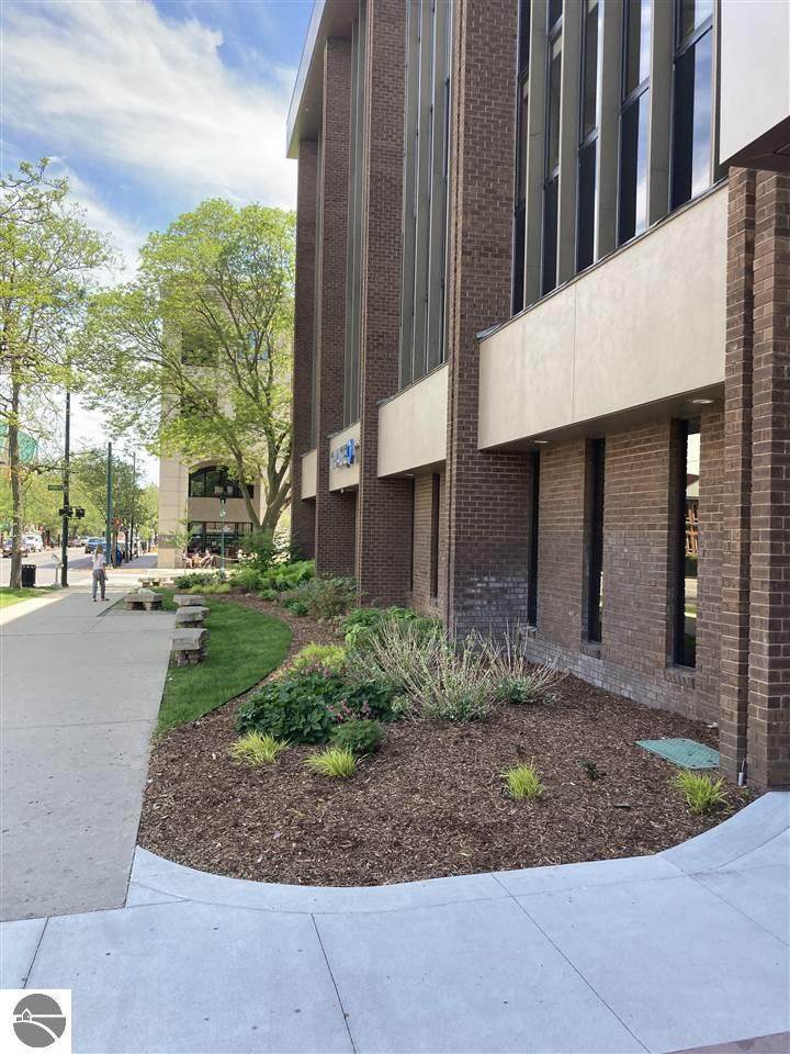 250 Front Street - Photo 1