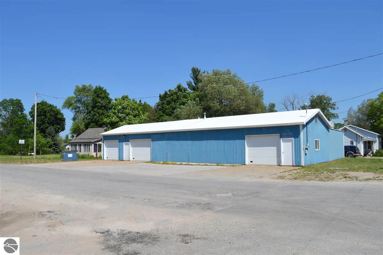 319 Pine Street - Photo 1