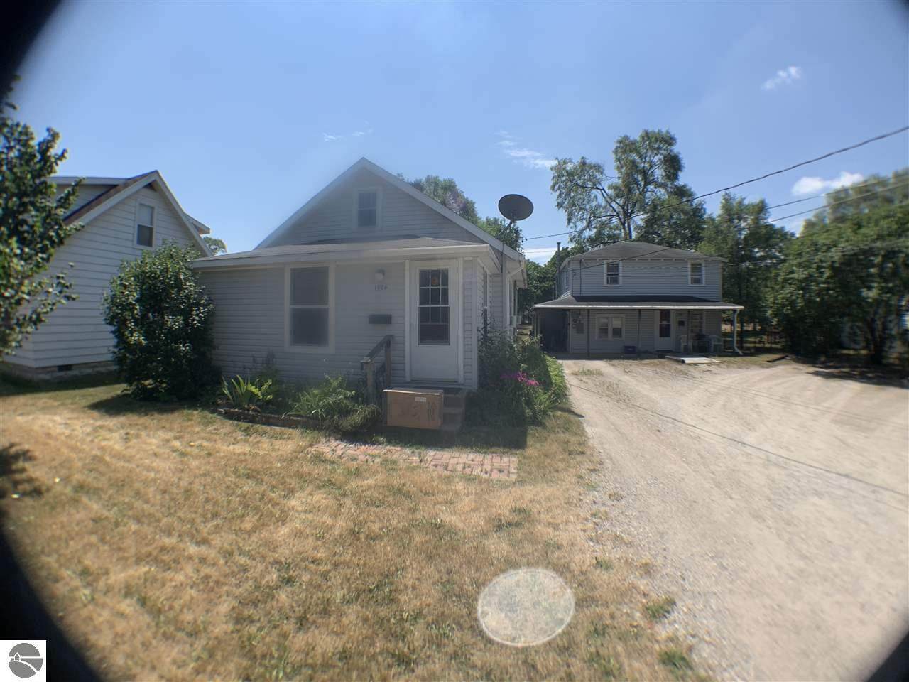 1024 Chippewa - Photo 1