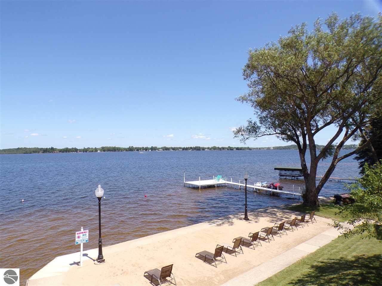 1246 Sunnyside Drive - Photo 1