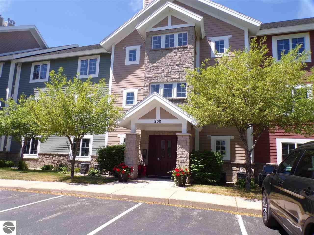 1246 Sunnyside Drive - Photo 1