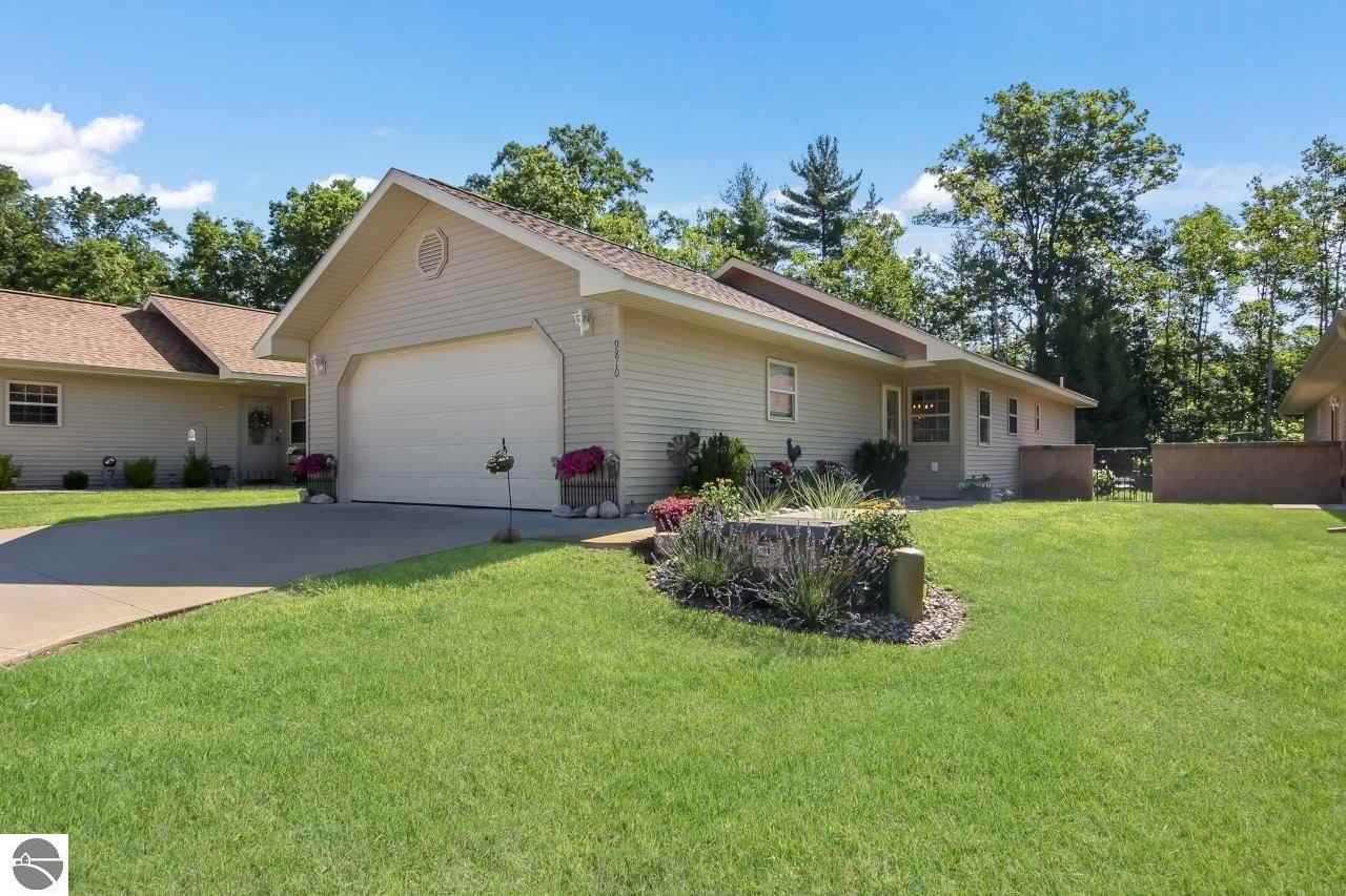 9810 Deer Track Court - Photo 1