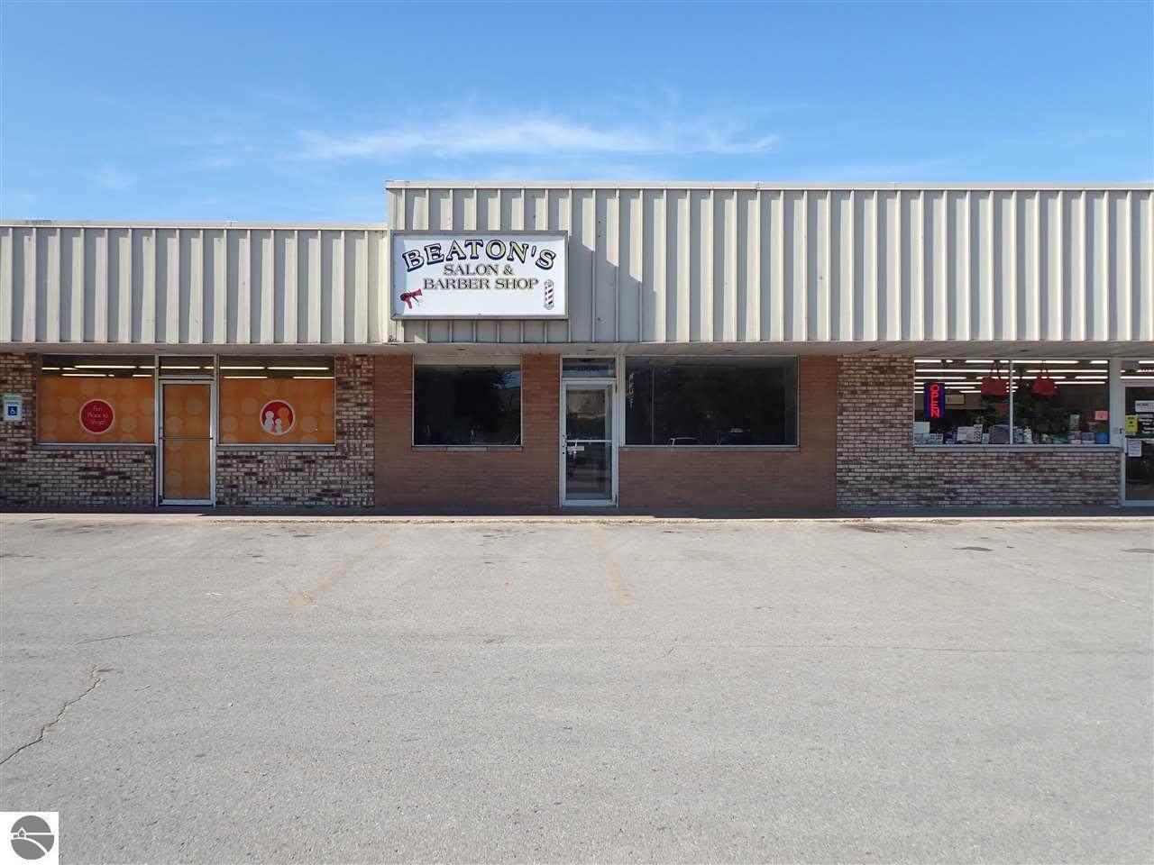 10601 Main - Photo 1