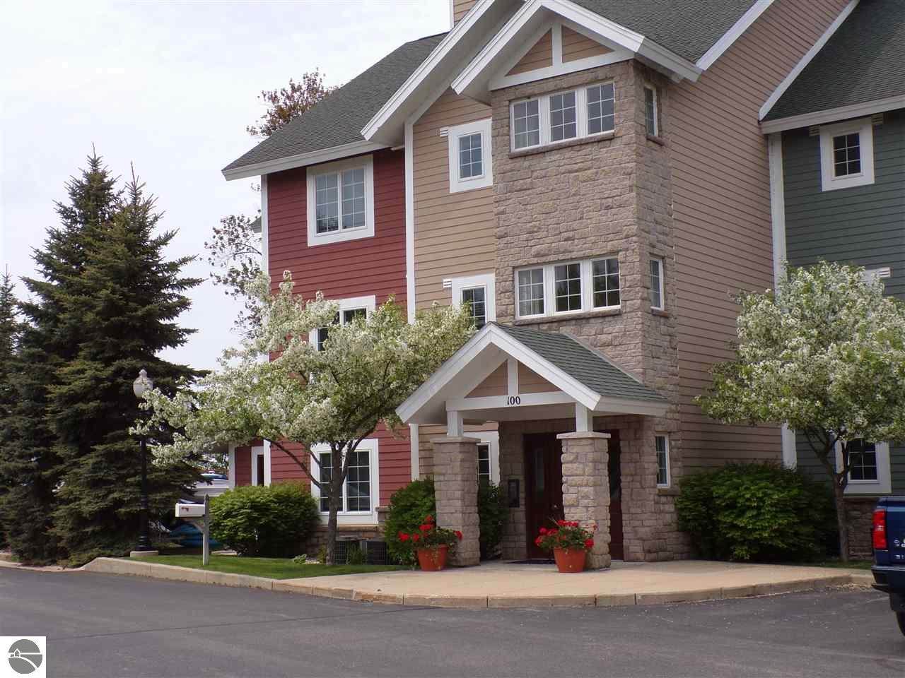 1246 Sunnyside Drive - Photo 1