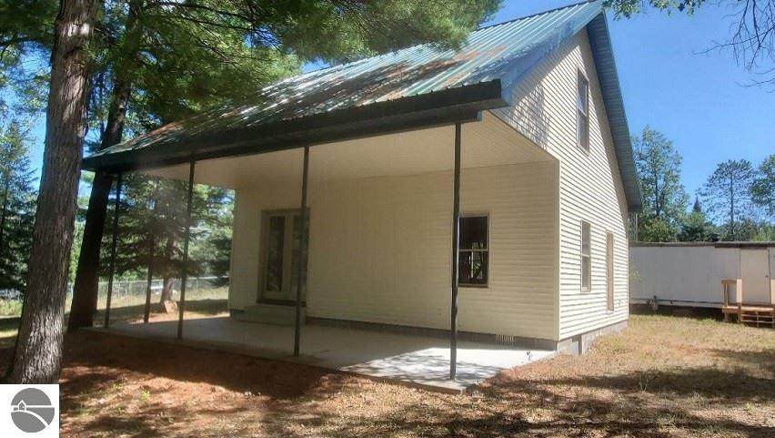 1578 Idlewild - Photo 1