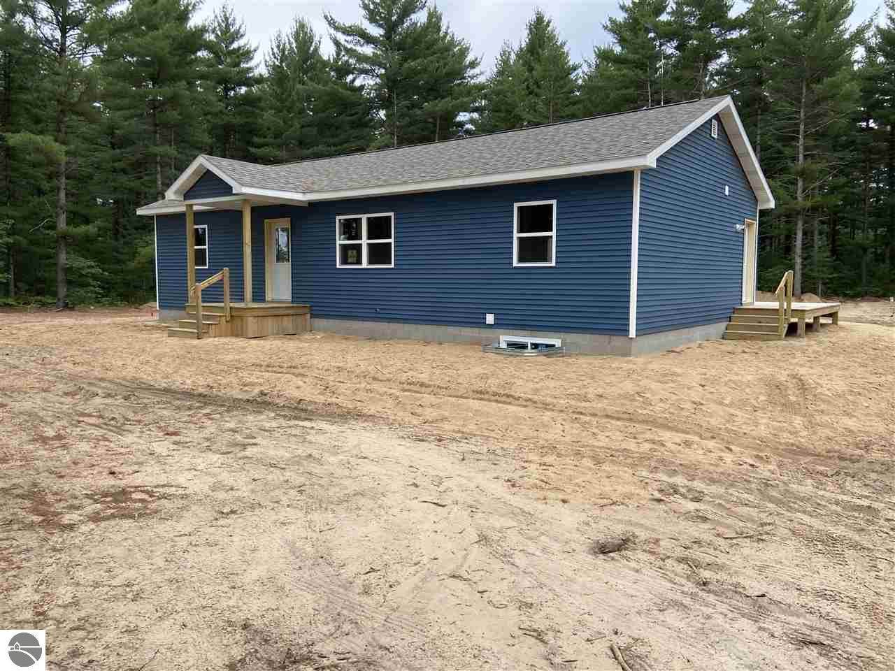 2264 Amelia Avenue - Photo 1