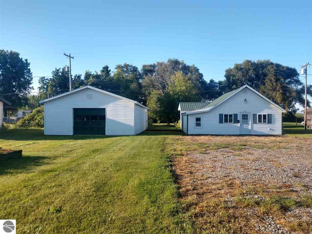 415 Huron - Photo 1