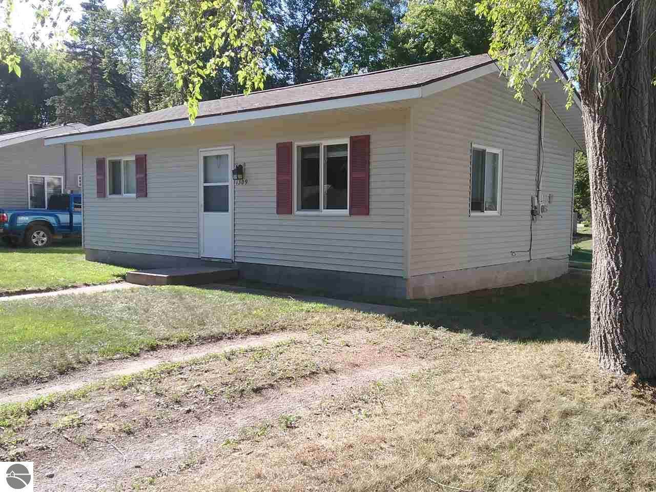 1309 Robert Street - Photo 1
