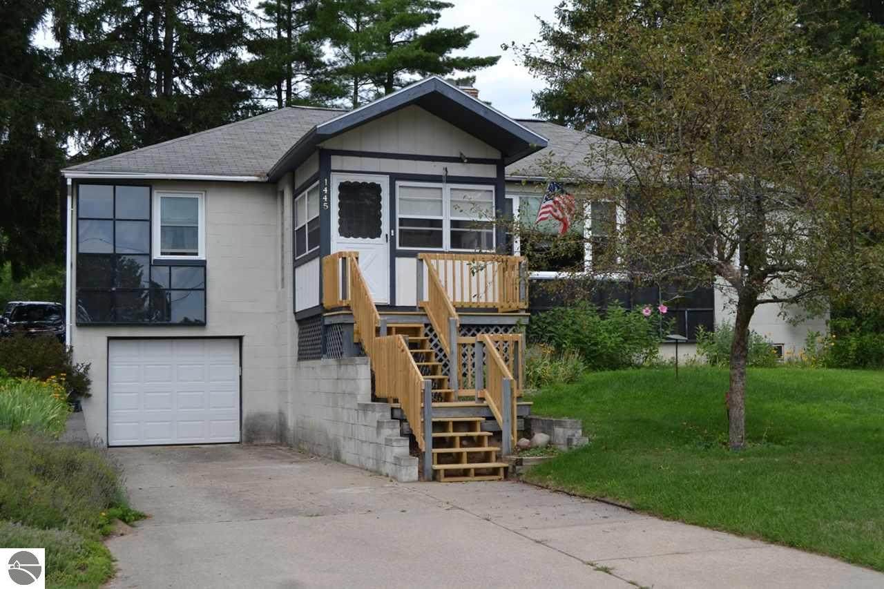 1445 Esther Court - Photo 1