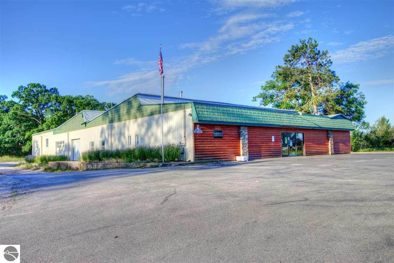 950 Woodmere Avenue - Photo 1