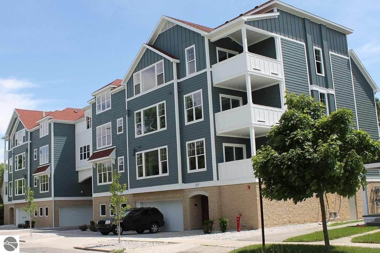 817 7th Street - Photo 1