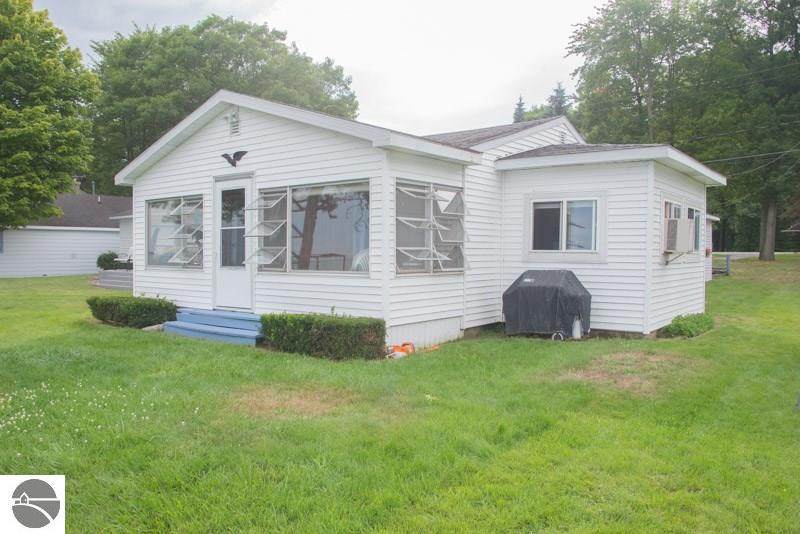 404 Huron Road - Photo 1
