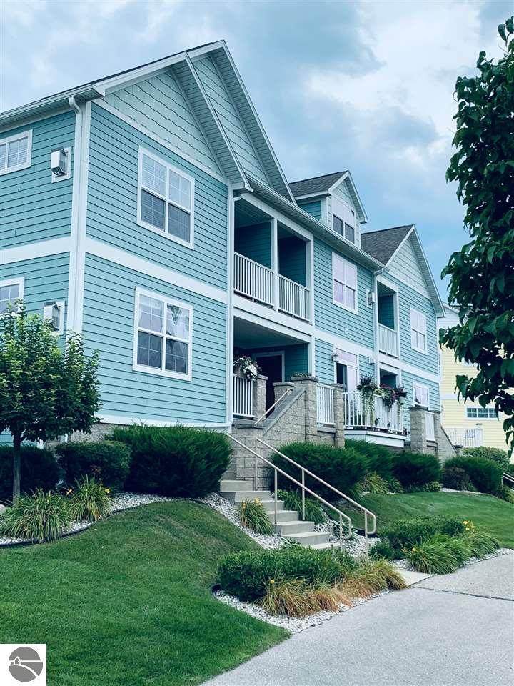 151 Railroad Avenue - Photo 1