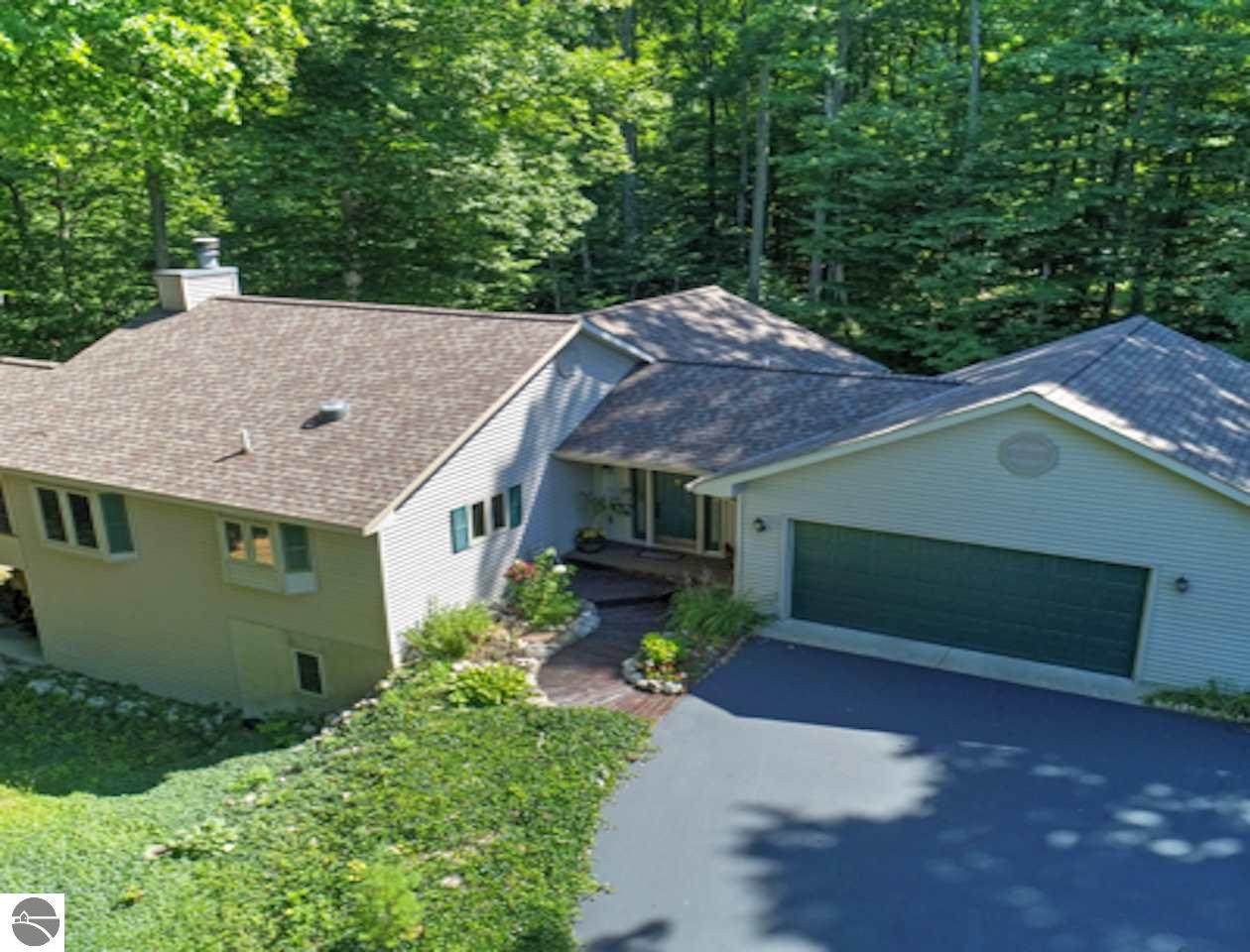 11433 Ramblewood - Photo 1