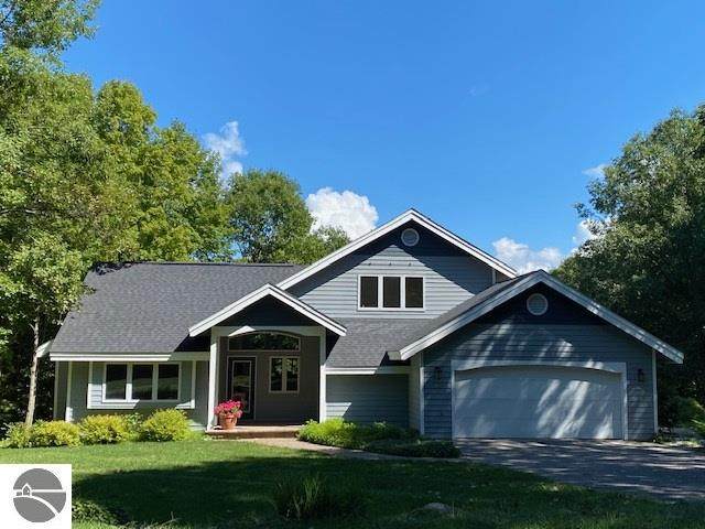12187 Highland View Drive - Photo 1