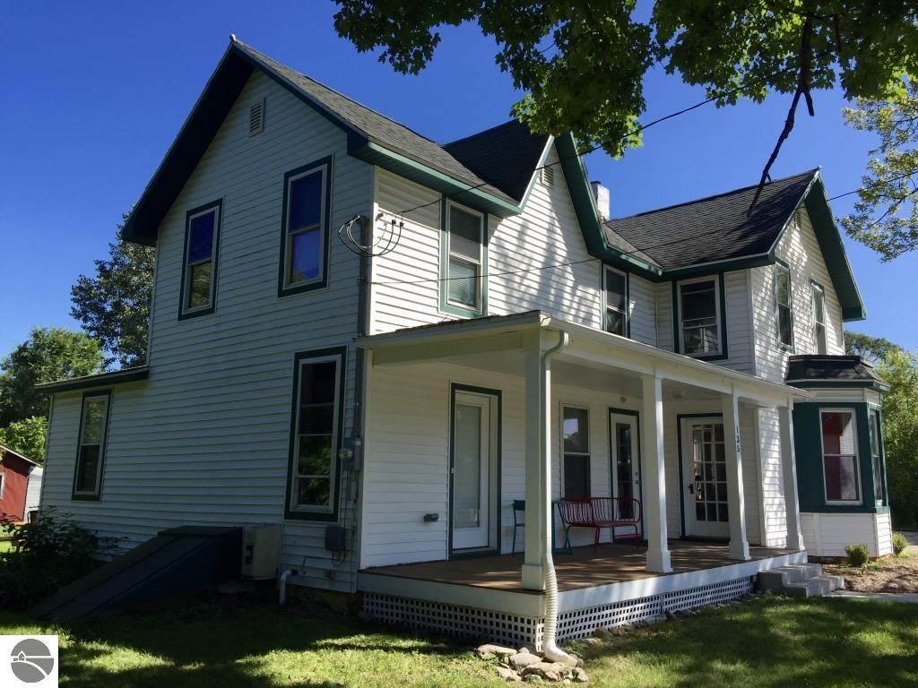 135 Ames Street - Photo 1