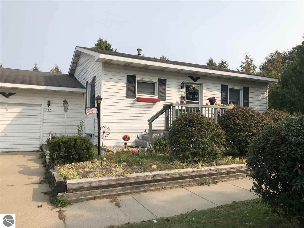 813 Illinois Street - Photo 1