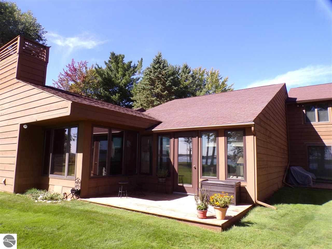 107 North Shore Drive West - Photo 1