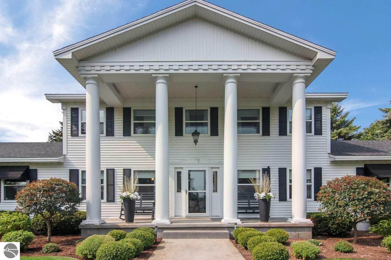 8160 Cairn Highway - Photo 1