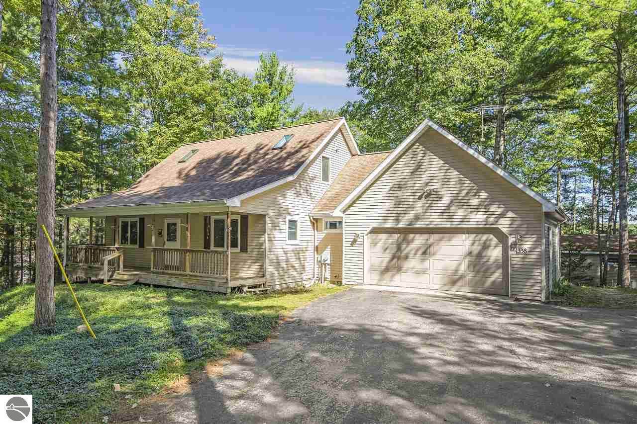 338 Island View Drive - Photo 1