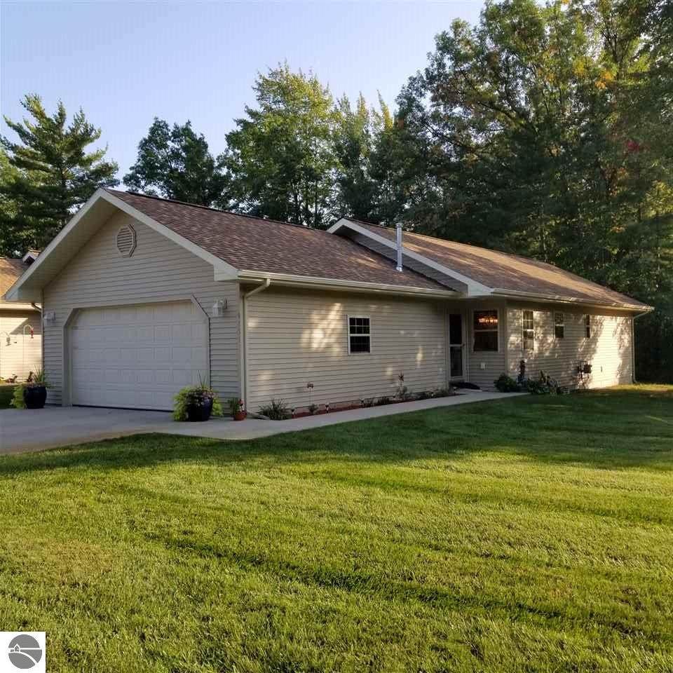 9855 Deer Track Court - Photo 1