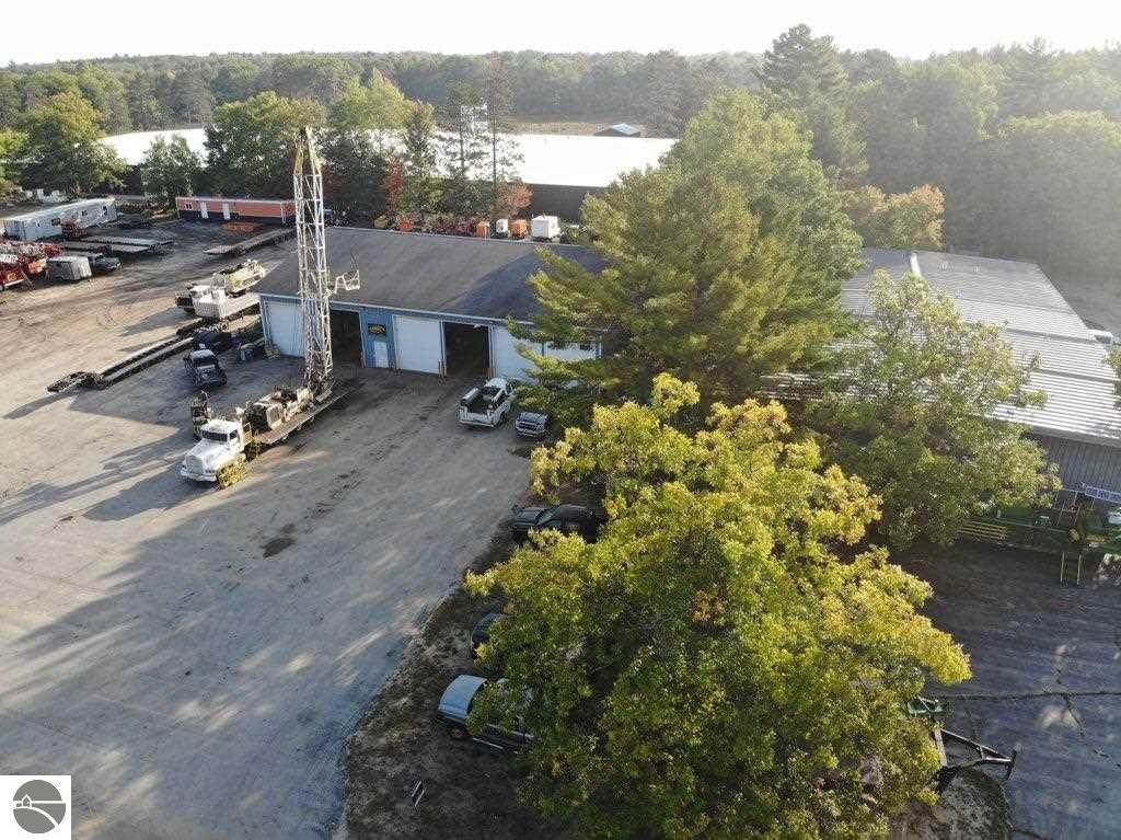 205 Park Drive - Photo 1