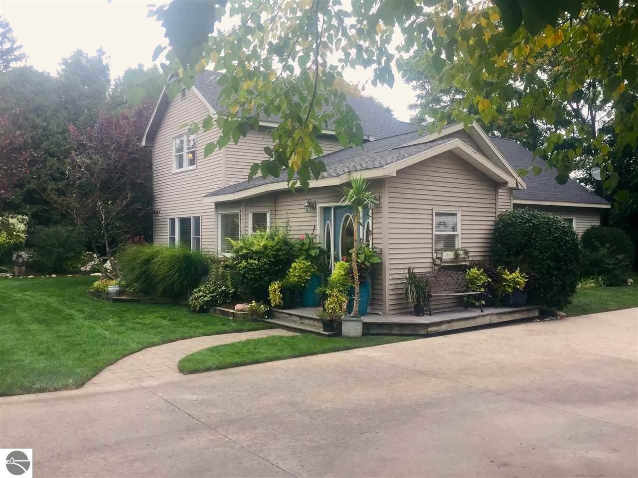 211 Shabwasung Street - Photo 1