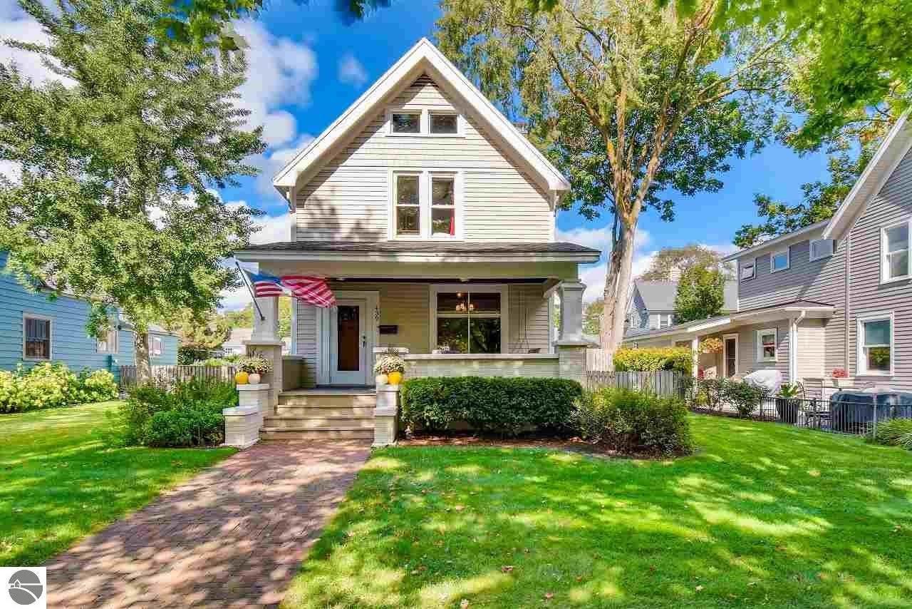 439 Webster - Photo 1