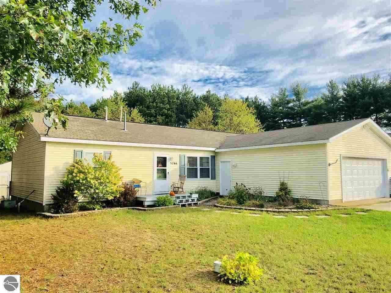 5766 Plum Valley Road Nw - Photo 1