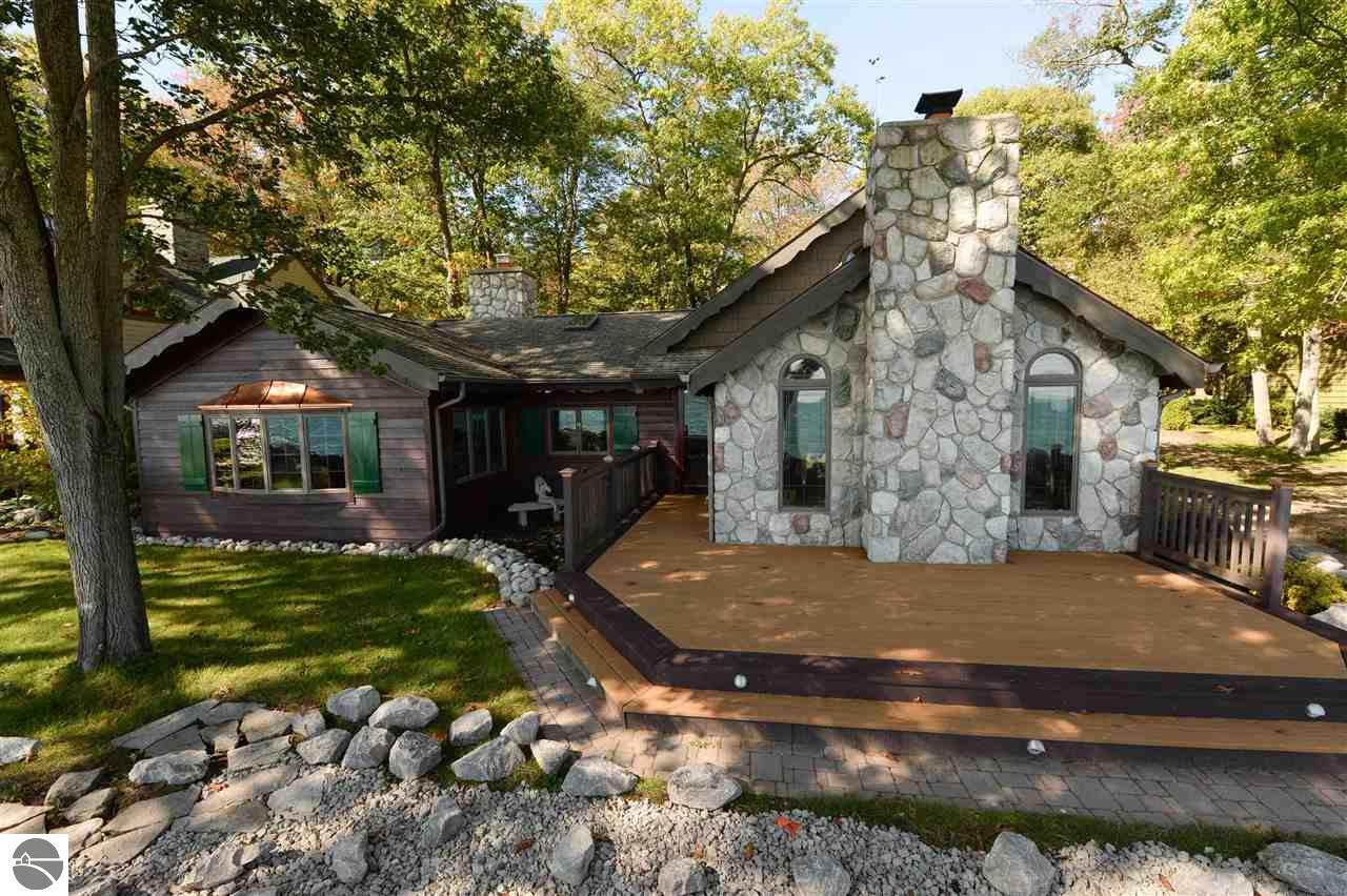 930 Huron Street - Photo 1