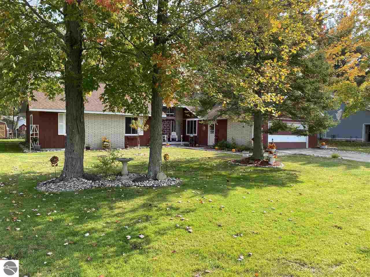 1044 Owosso Street - Photo 1