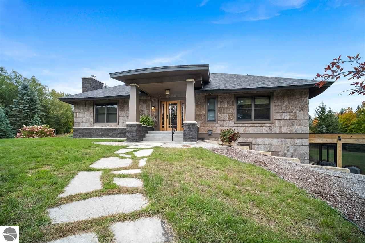 5554 Valley Road - Photo 1