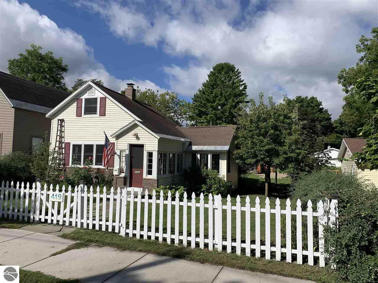 419 Cedar - Photo 1