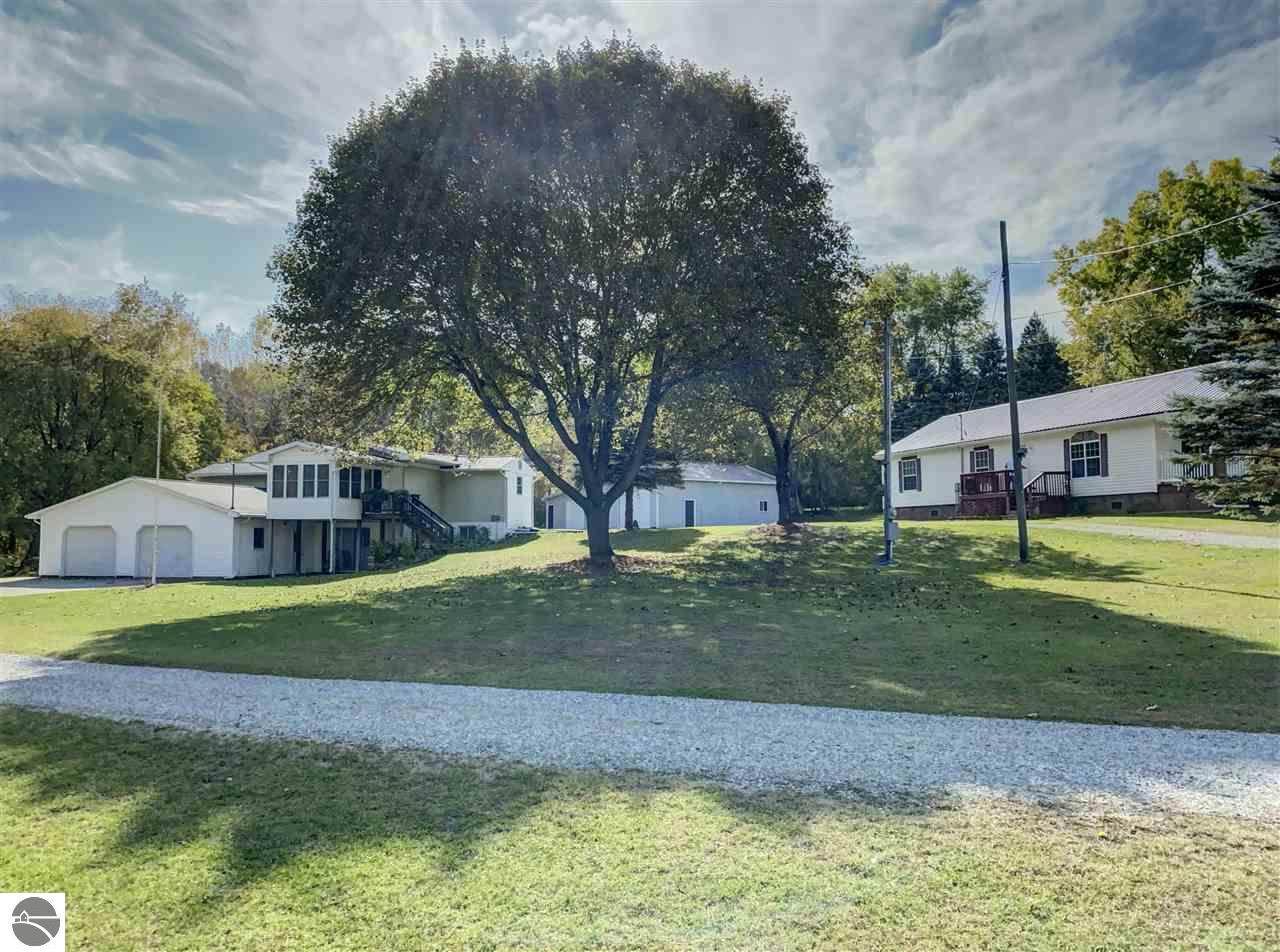 11370 Howard City Edmore Road - Photo 1
