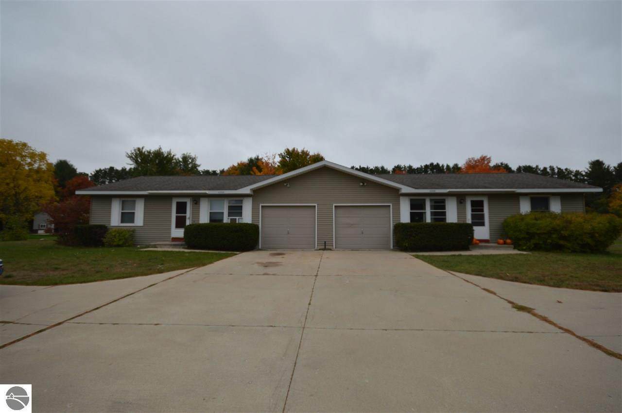 4292 Manhattan East - Photo 1