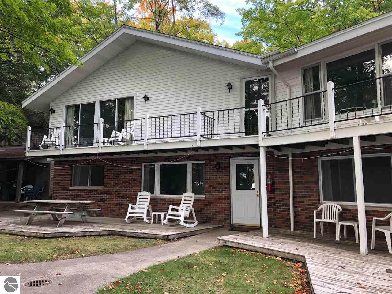 571 Meguzee Point - Photo 1