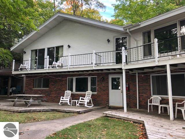 571 Meguzee Point - Photo 1