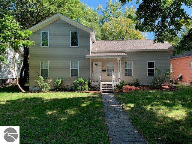 625 Pine - Photo 1