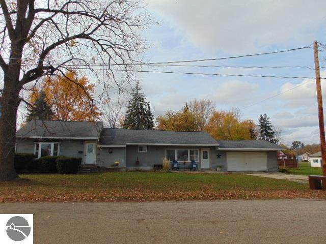 927 Center Street - Photo 1