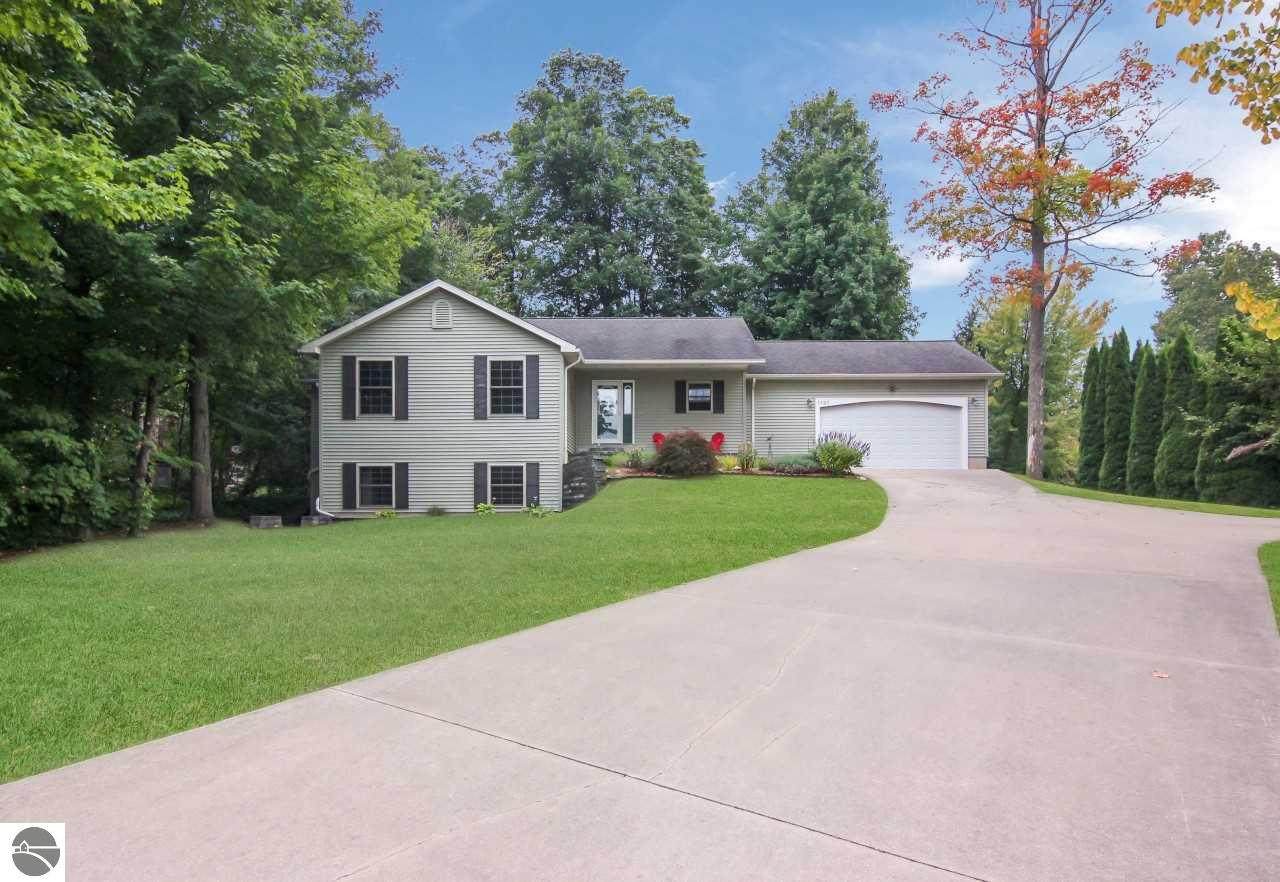 1131 Schmidt Way - Photo 1